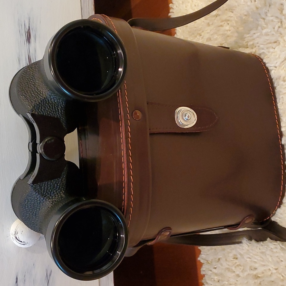 Vintage Japanese Binoculars With Leather Carrying Case - Picture 5 of 13